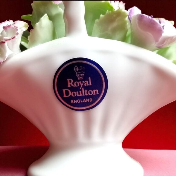 Royal Doulton England Bone China Basket of Flowers - Picture 5 of 9
